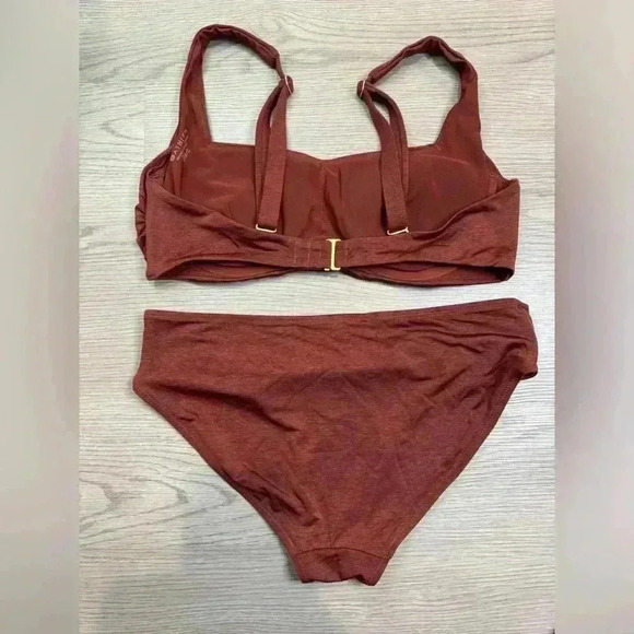 Athleta Women’s Aqualuxe Rust Red Twist Swimsuit Size Bra 36B/C Panties XS - Picture 3 of 9